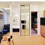 Amazing Apartment In The Marais - 1