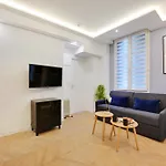 Amazing Apartment In The Marais - 1