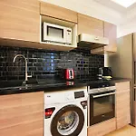 Amazing Apartment In The Marais - 1
